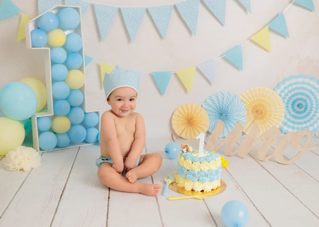 Primer cumpleaños bebé con decorado pastel y tarta Smash Cake en Guadarrama Madrid