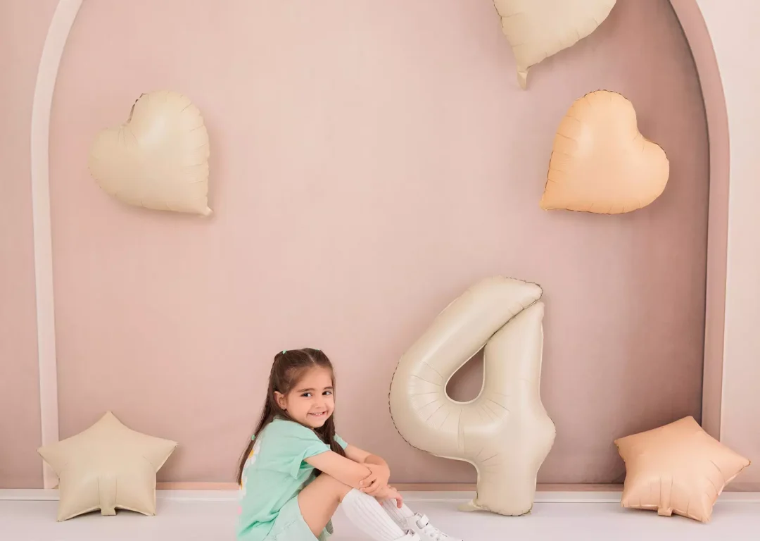 Sesión fotos Smash Cake niña 4 años con decorado personalizado Guadarrama Madrid
